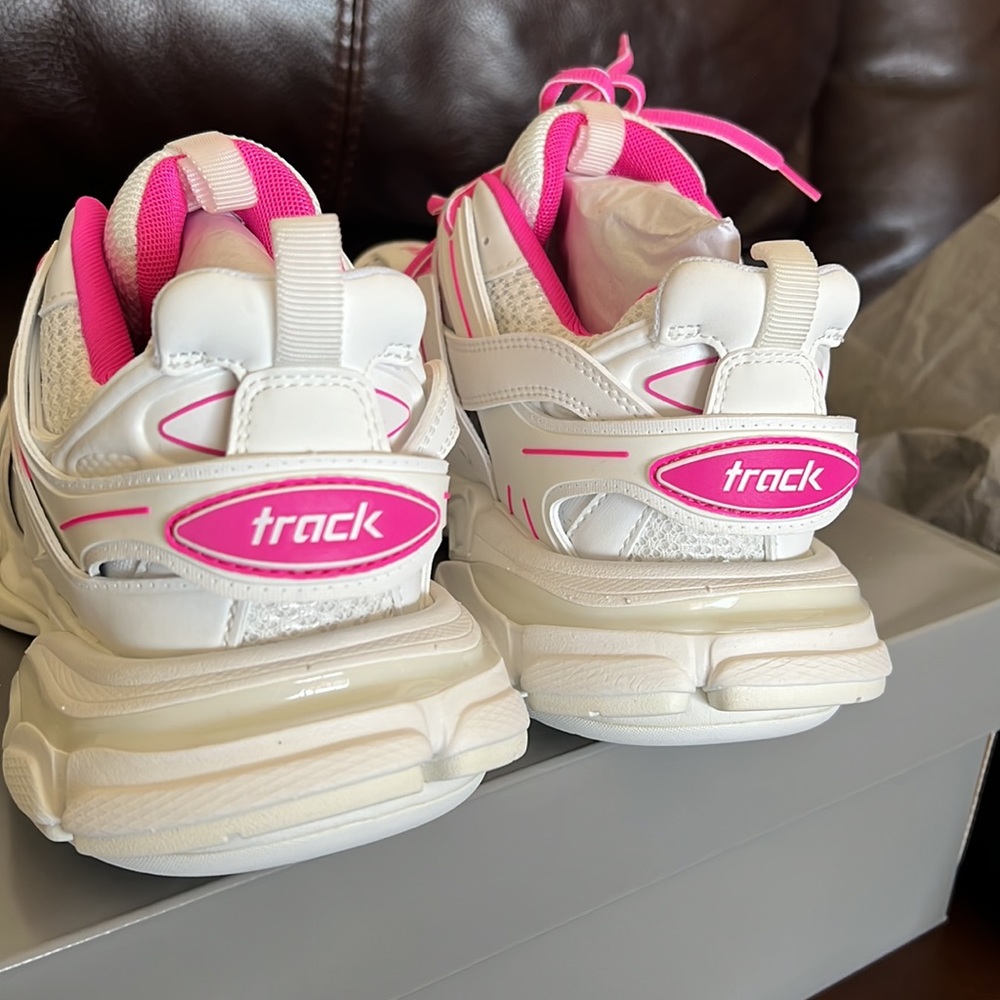 Authentic Balenciaga White & Pink Track Sneakers Never Worn - Picture 7 of 12